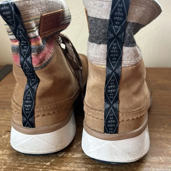 Pendleton Boot/Shoes - Picture 2 of 4